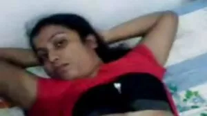 Alia Janine කෙලවෙනවා