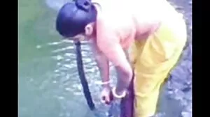 ලොකර්රූම් Xxx හි දෘඪ දඬු