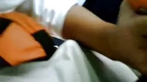 කෝට්නි සකින් කුකුළාට ආදරෙයි