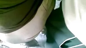 Busty Blonde පාසලේදී මග හැරිය